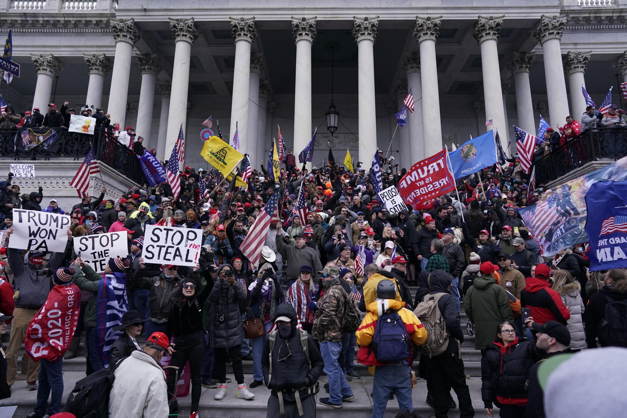 Right-wing insurrectionists, fueled by then-President Donald Trump's relentless lies about voter fraud, violently rioted at the U.S. Capitol in Washington, D.C., in an attempt to overturn the 2020 presidential election results before lawmakers finalized them in a joint session of the 117th Congress on January 6, 2021. (Photo: Kent Nishimura/Los Angeles Times via Getty Images)