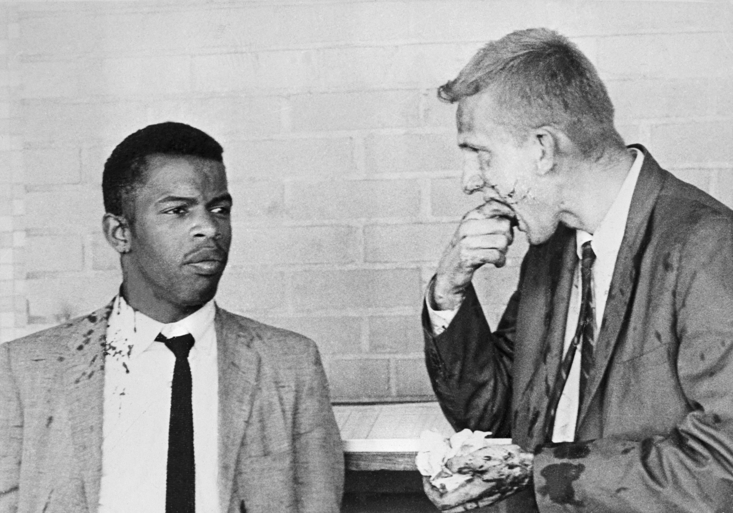Two blood-splattered Freedom Riders, John Lewis (1940 - 2020) and James Zwerg, stand together after being attacked and beaten by pro-segregationists in Montgomery, Alabama, on May 20,&nbsp;1961. (Photo: Bettmann via Getty Images)