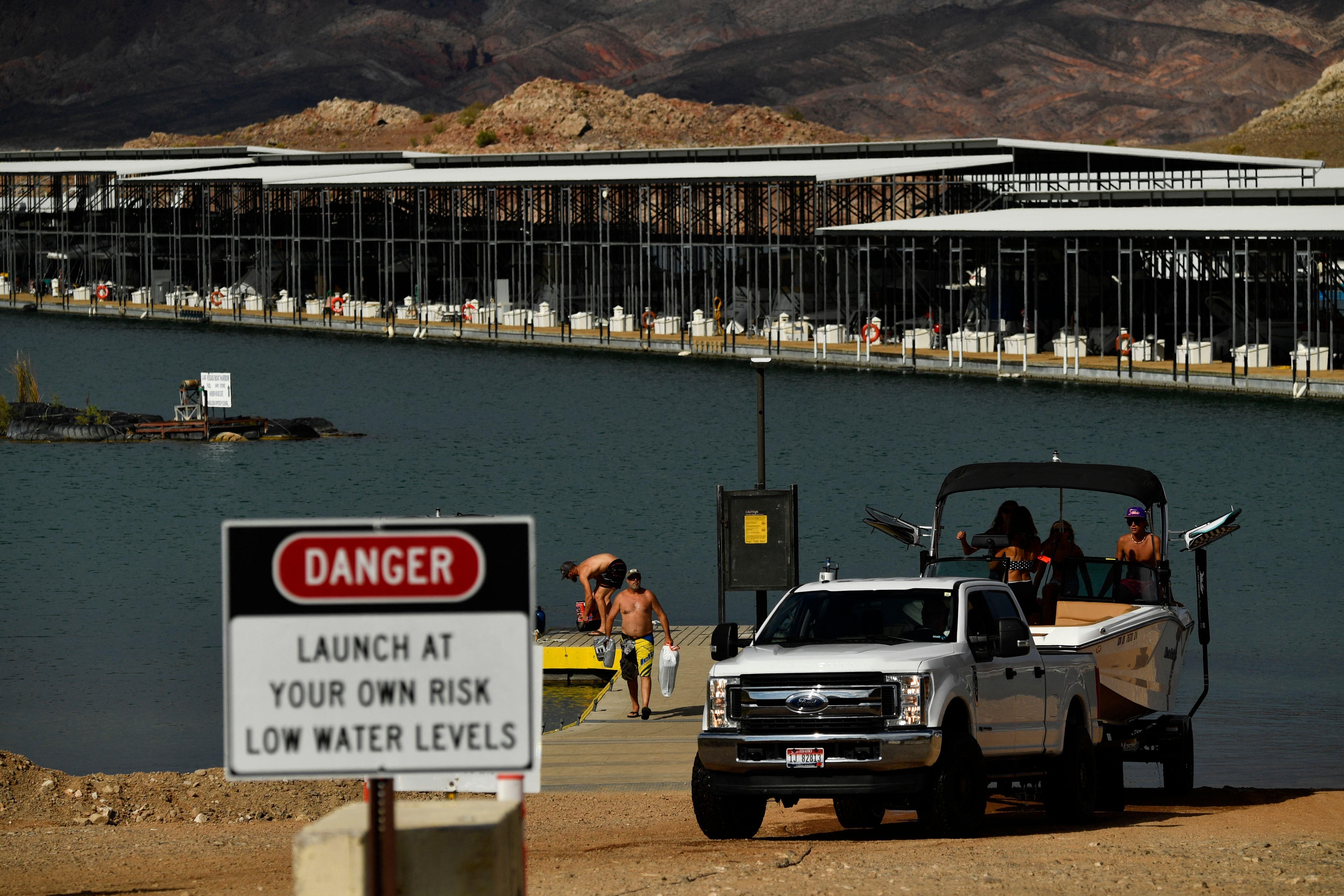 Low water level sign at Lake Mead