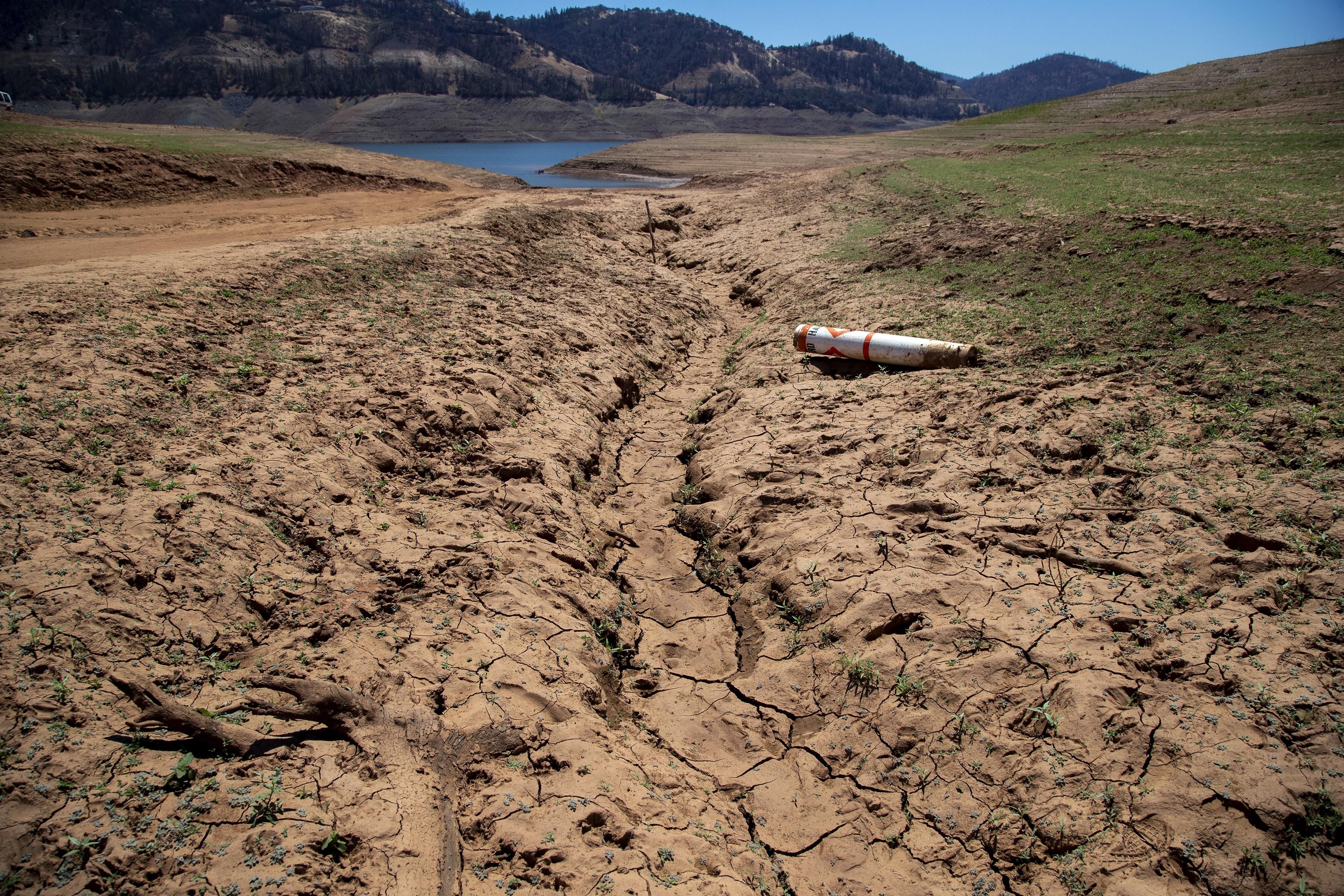 Lake Oroville at low level