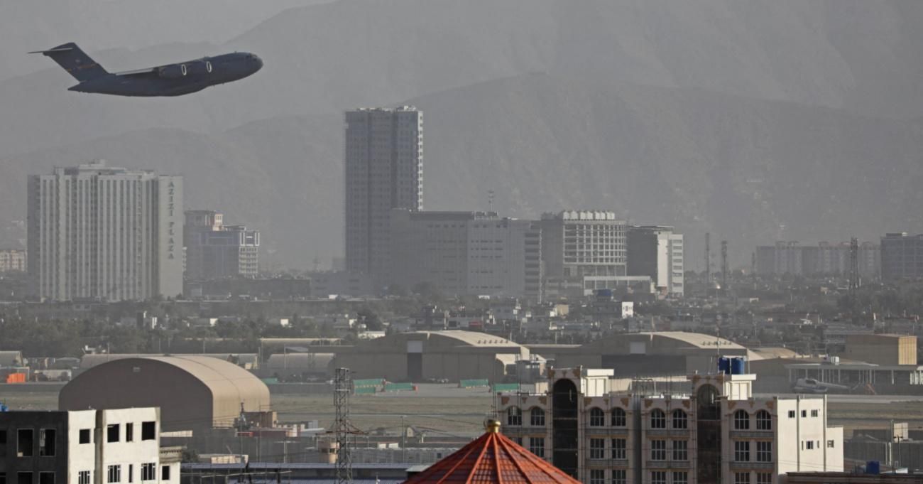 US plane leaves Afghanistan