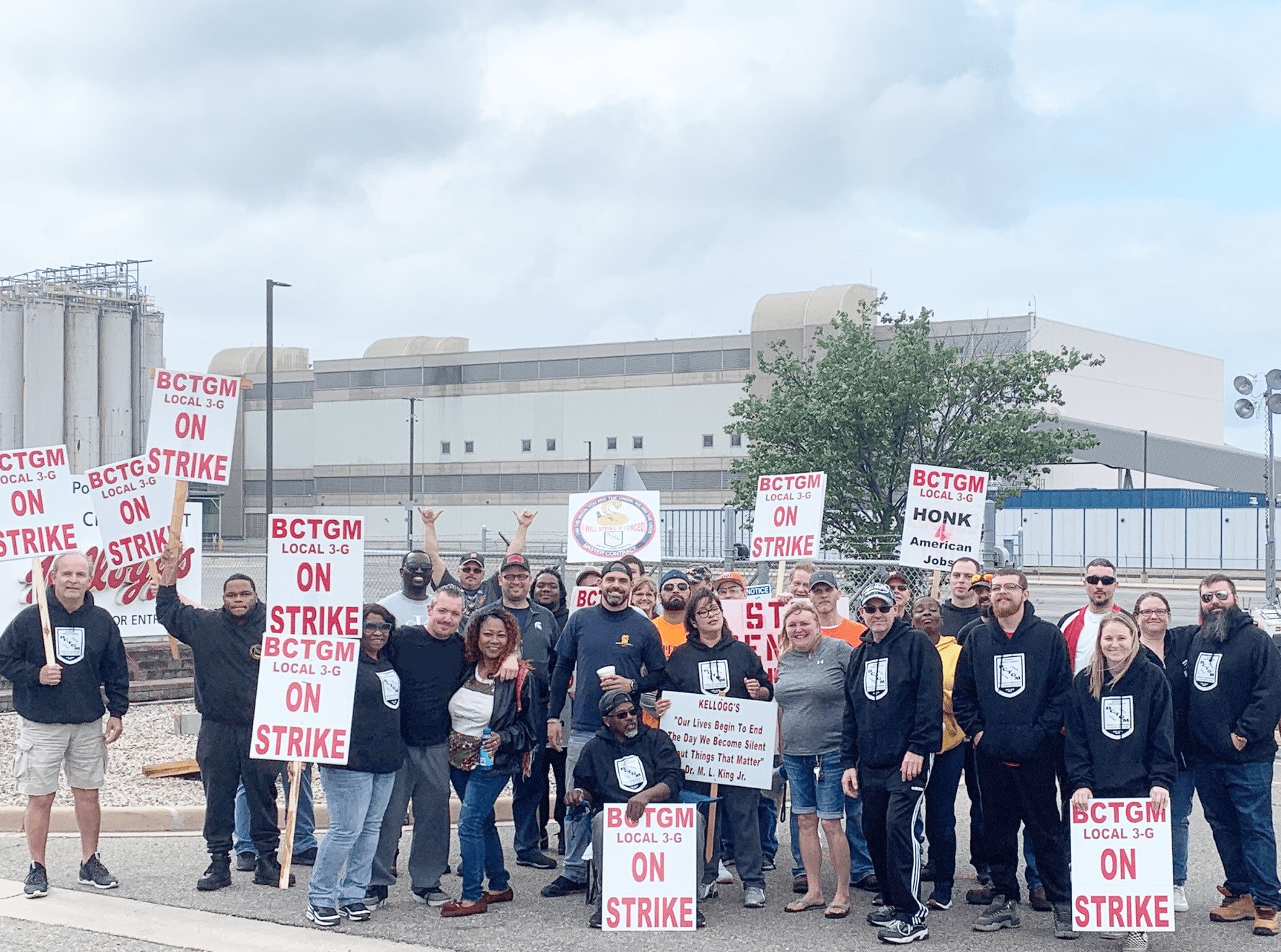 'Kellogg's On Strrrike' 1,400 Workers Walk Off Job to Protect Benefits