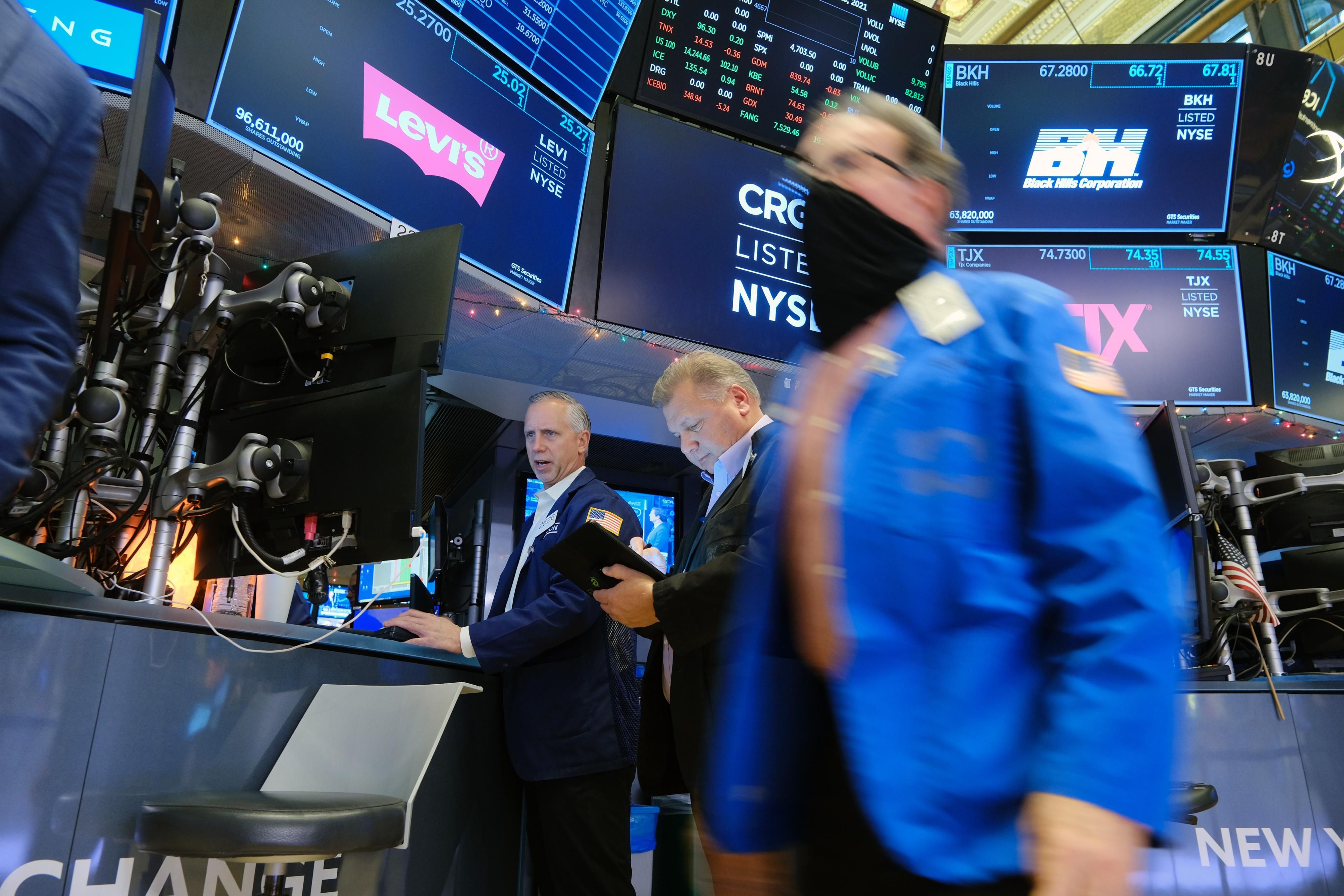 Traders on the New York Stock Exchange