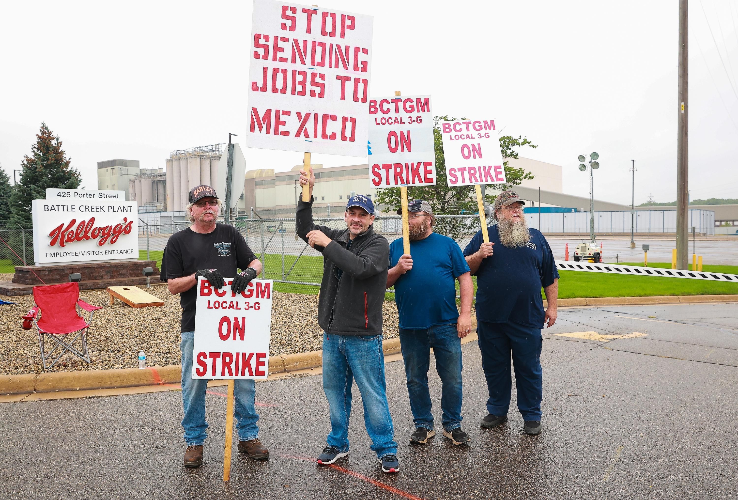 Kellogg's workers on strike in Battle Creek, Michigan