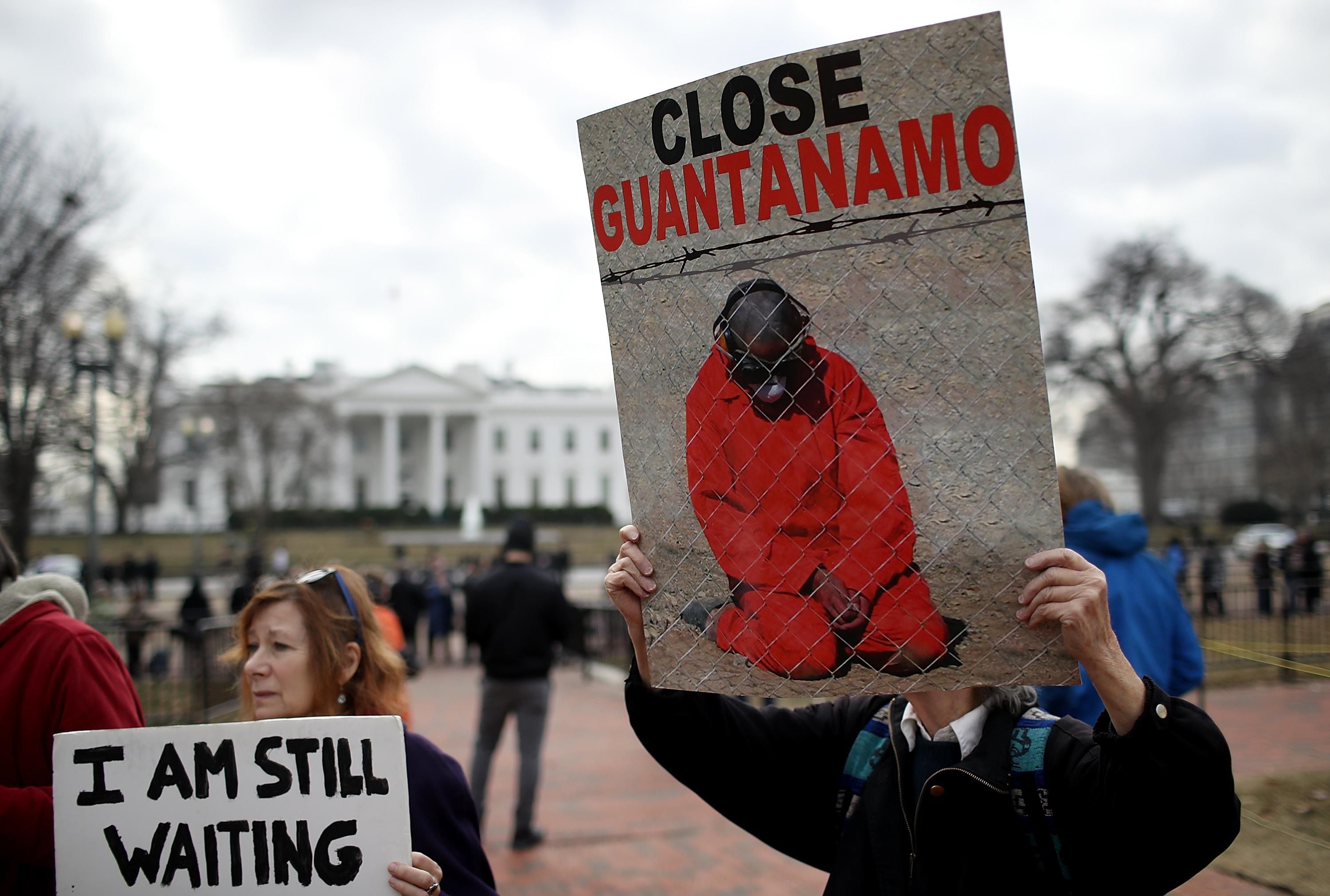 Close Guantanamo demonstration outside White House