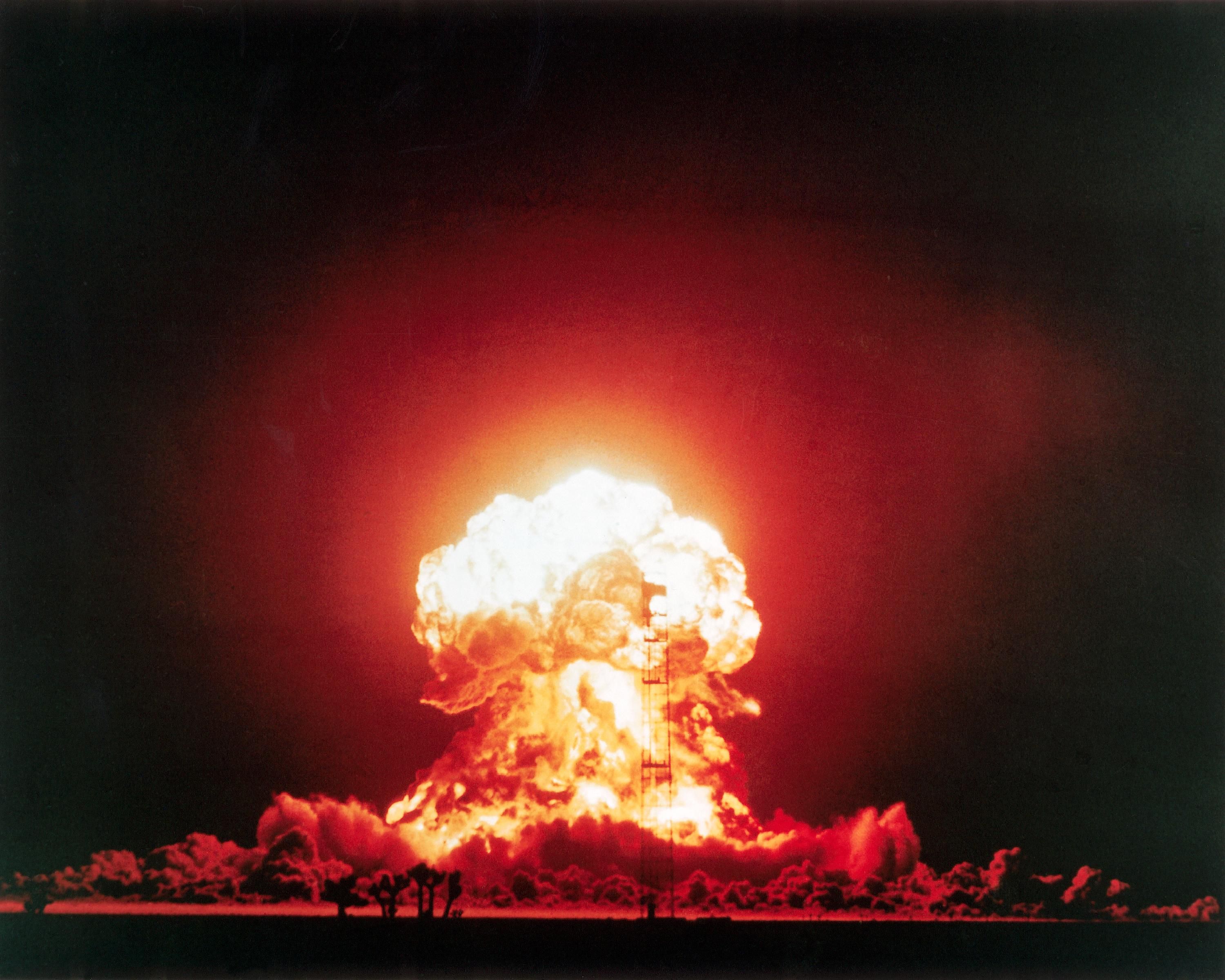 nuclear_weapons-2