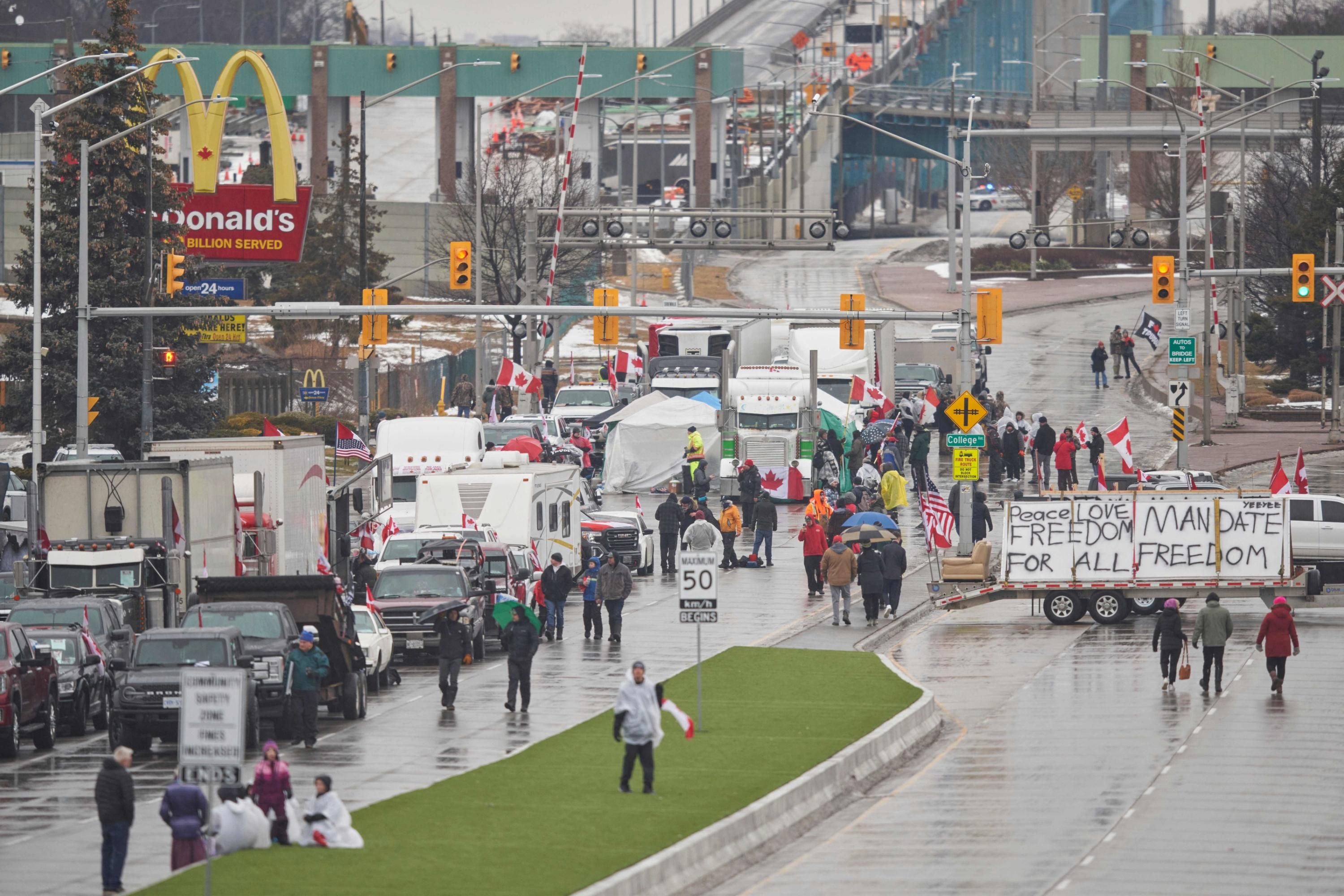 Protesters shutting down bridge between Canada and the US