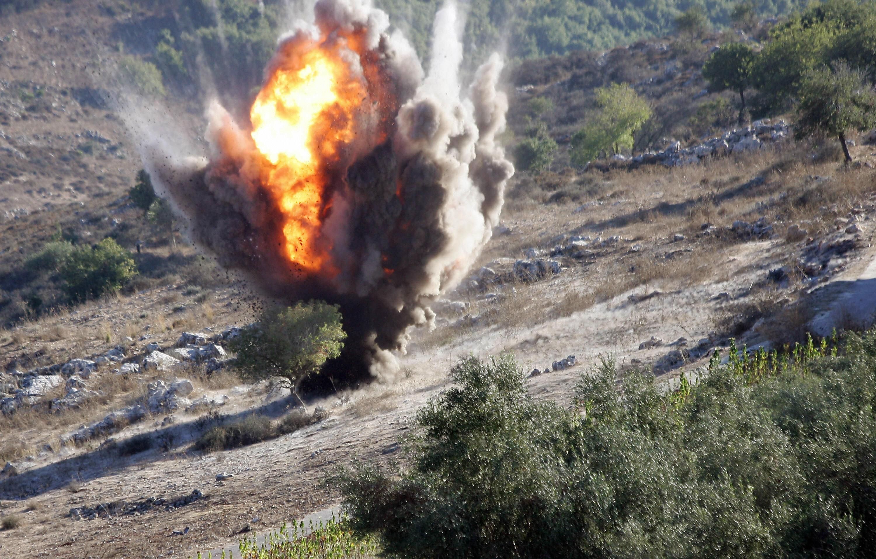 cluster_bomb