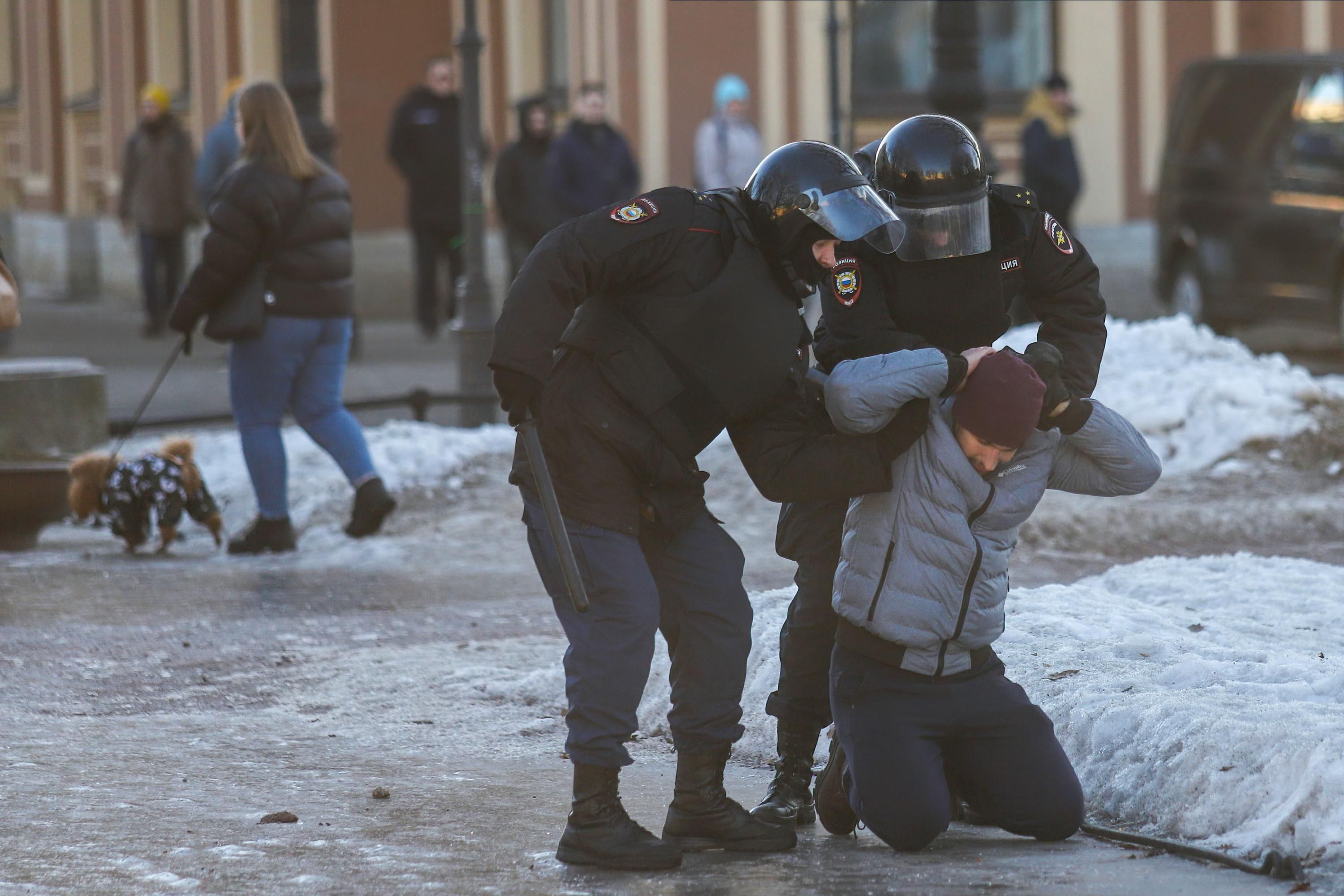 Russian protester arrested