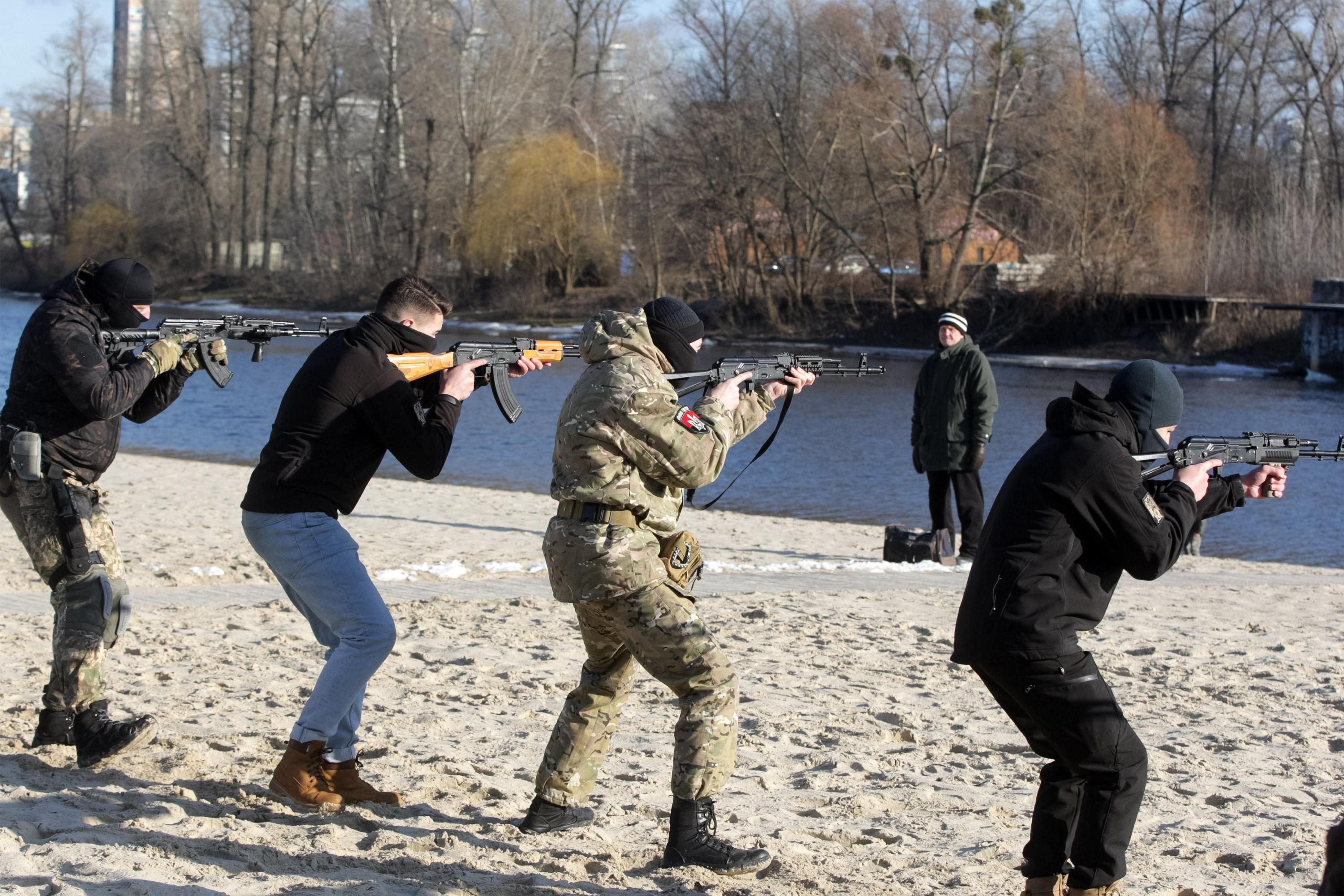 ukraine_civilians_military-1