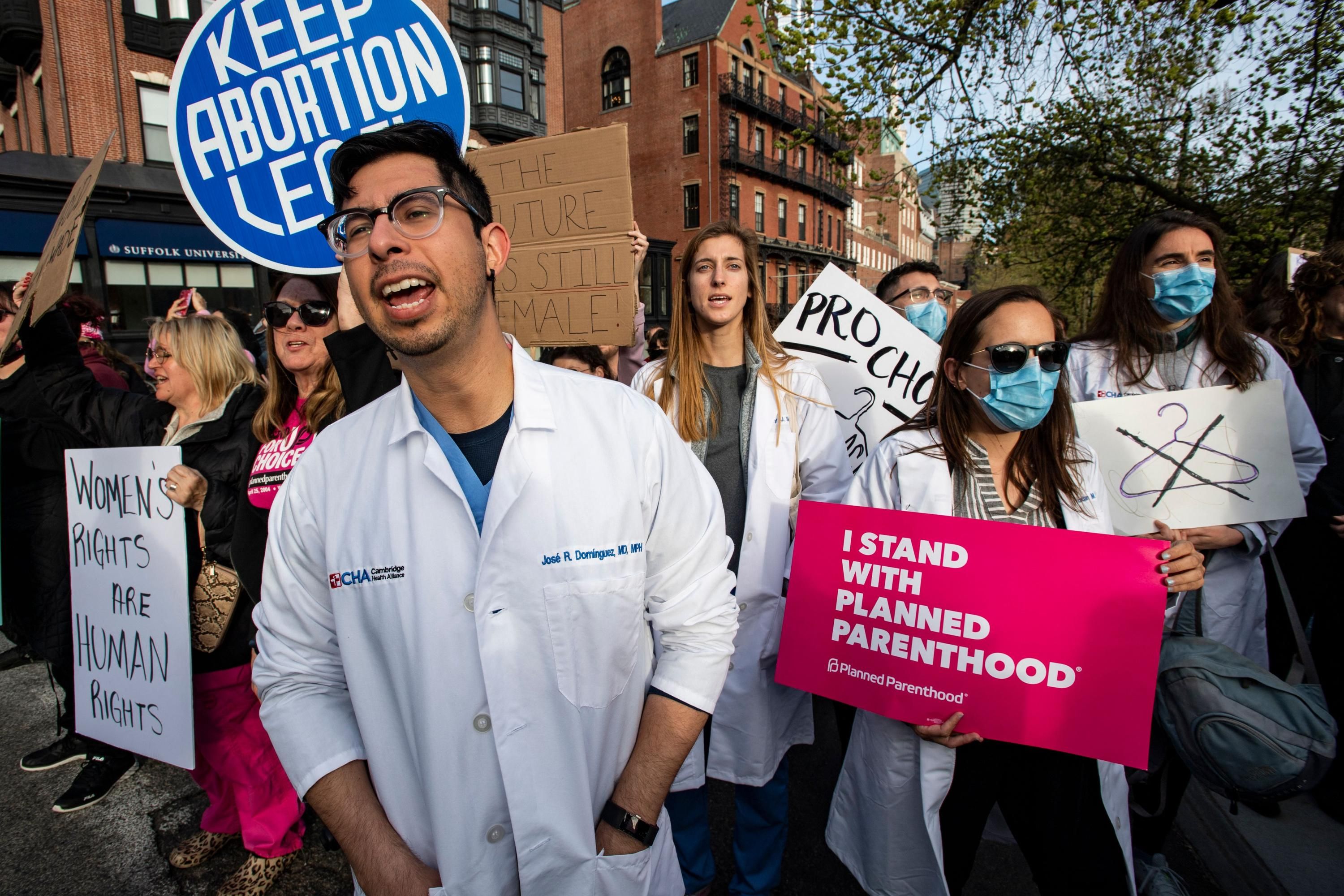 Doctors rally for abortion rights