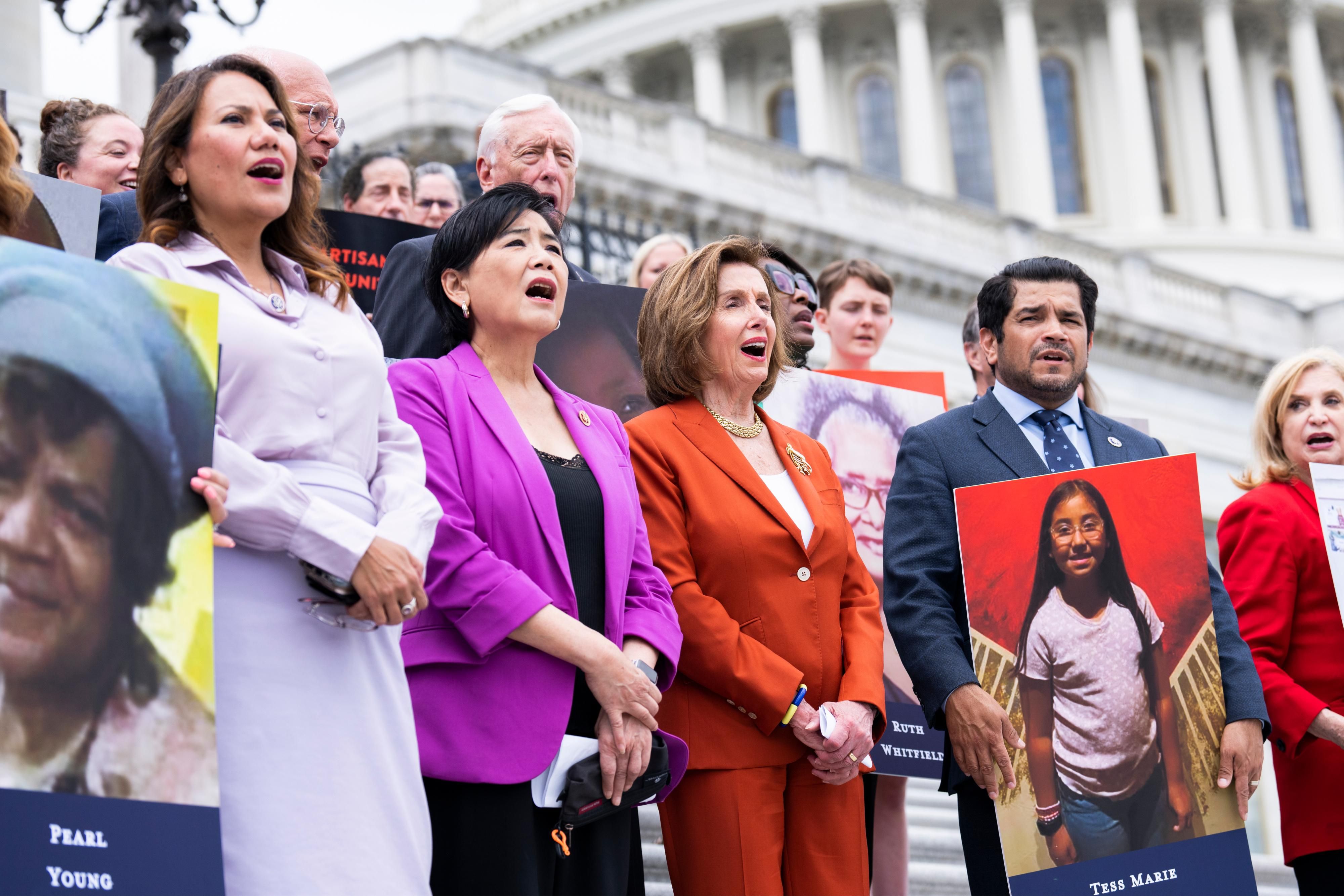 House Democrats sing 
