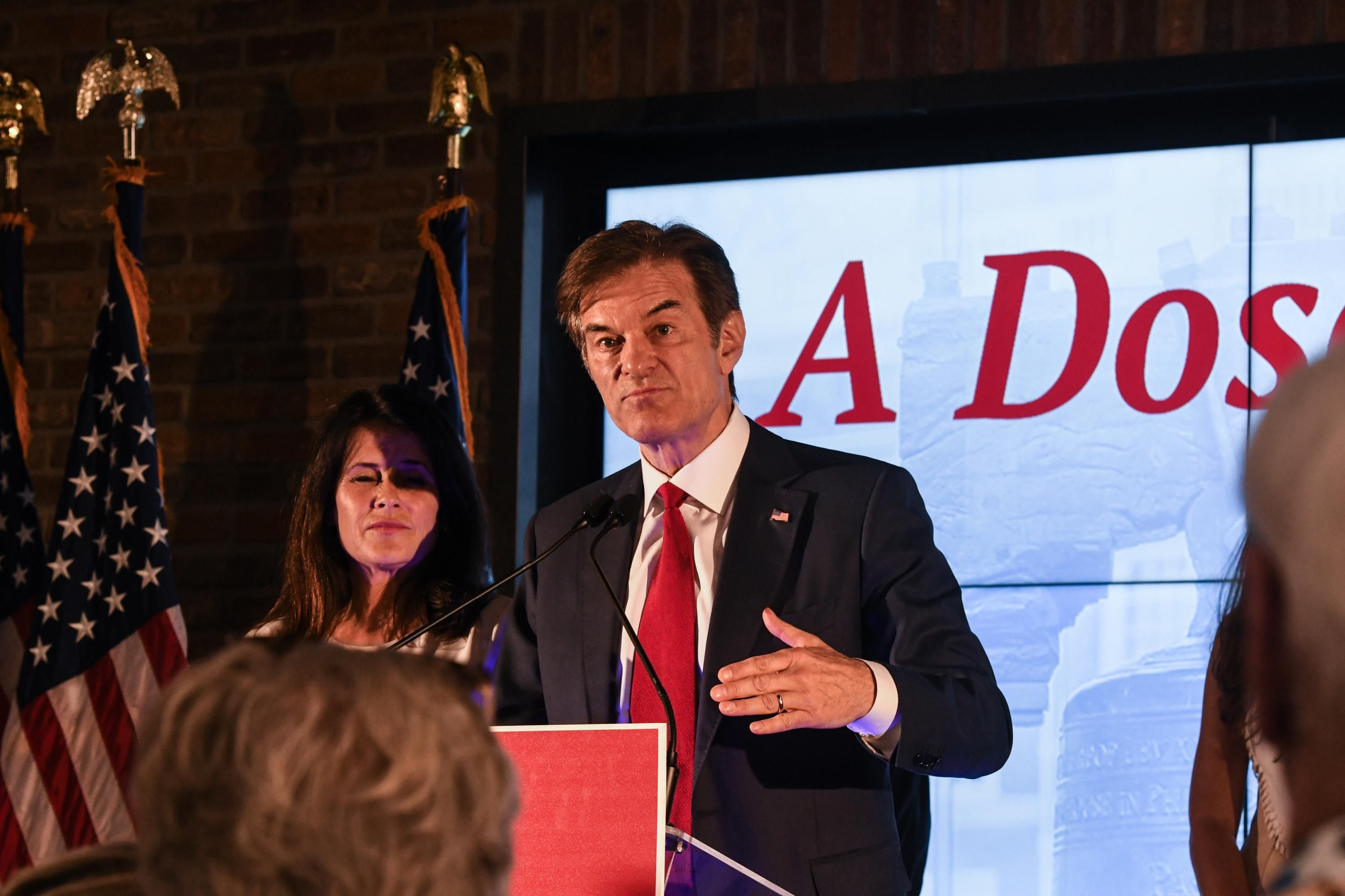 Mehmet Oz speaks to supporters