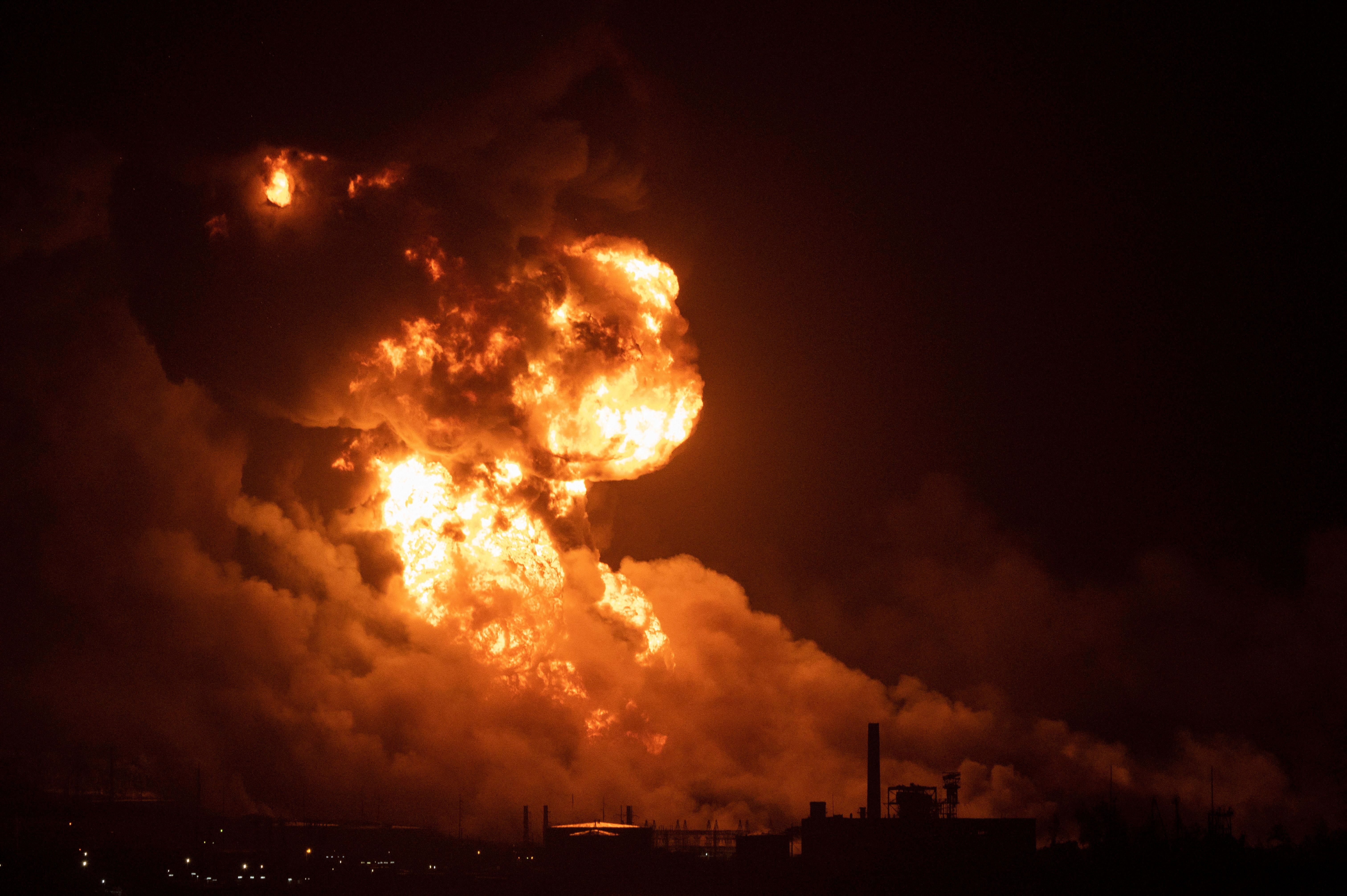 Massive fire at night in Cuba