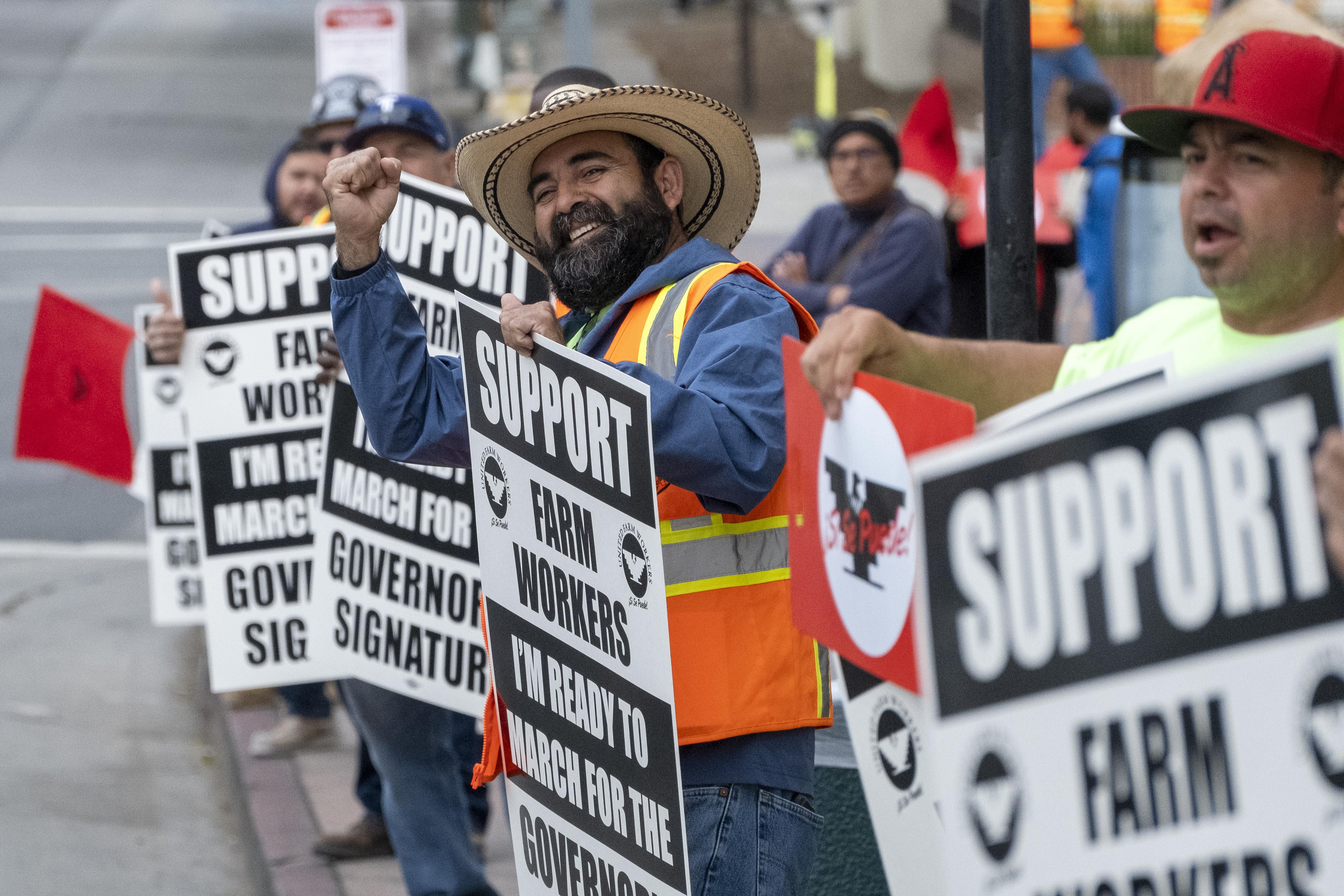 People rally for legislation that would ease farm union voting in Los Angeles on March 31, 2022.