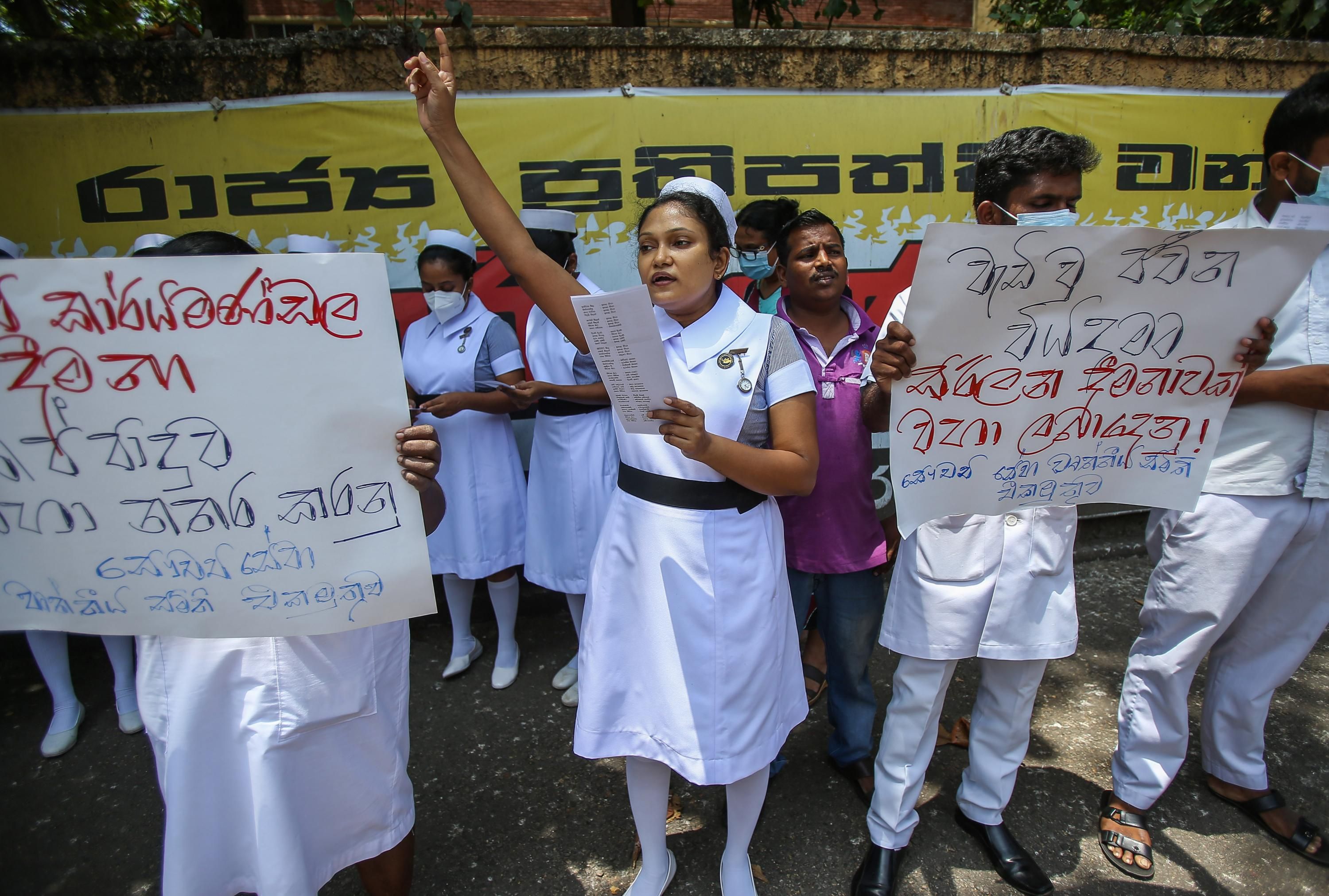 Sri Lanka healthcare workers protest