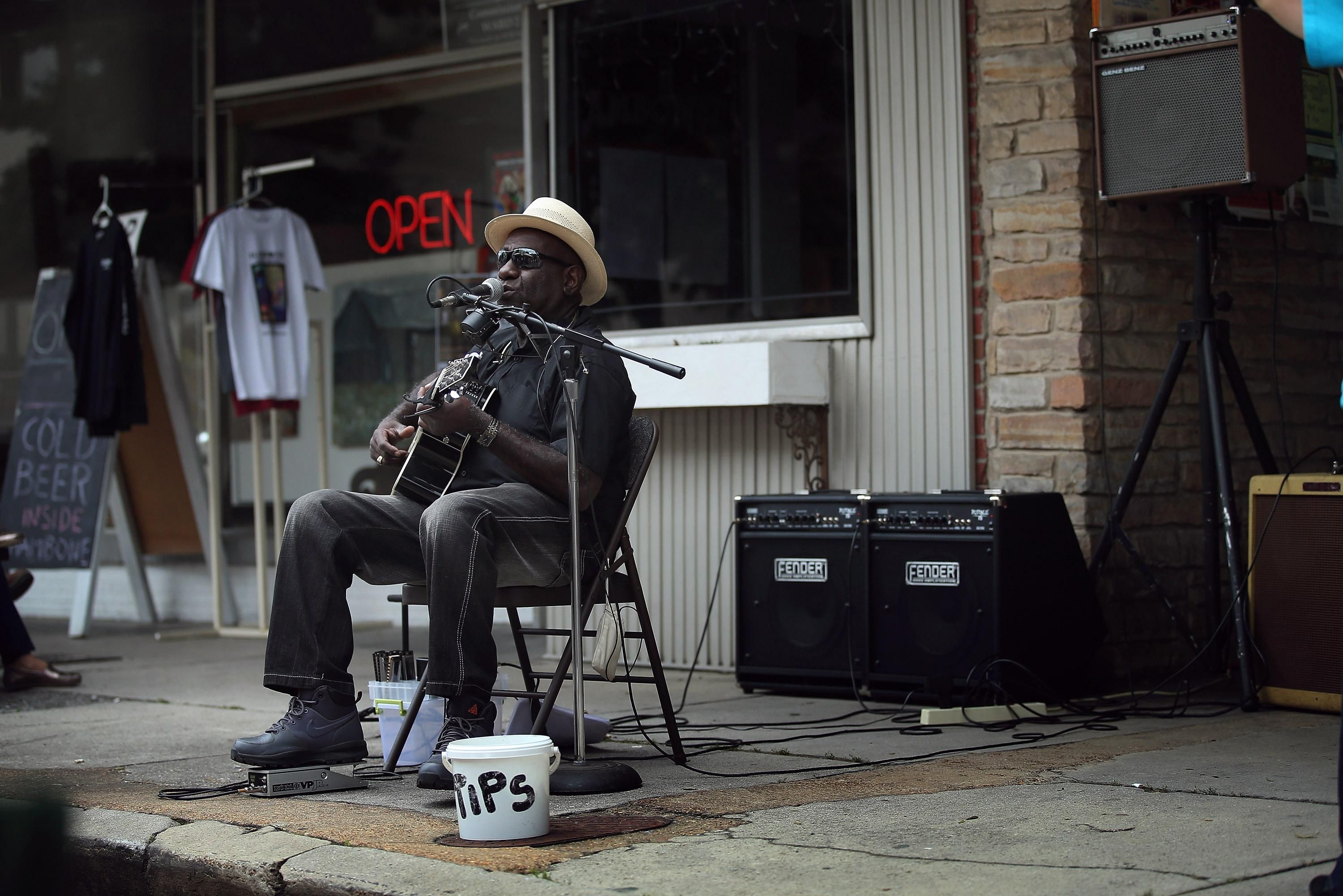 Blues artist Richard Pryor performs outside the Rock & Blues Museum on April 14, 2013 in Clarksdale, Mississippi.