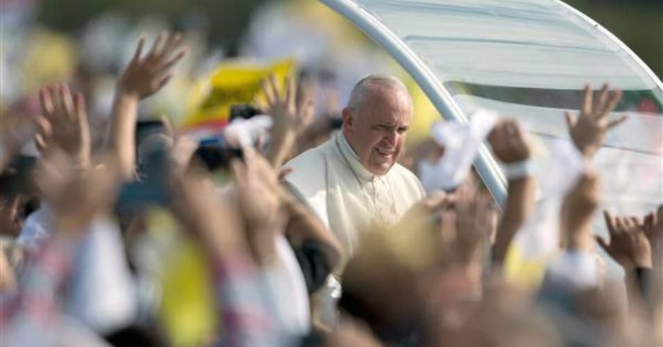 Pope Francis arrives to celebrate a mass in Asuncion, Paraguay on July 12. (Photo: Natacha Pisarenko / AP)