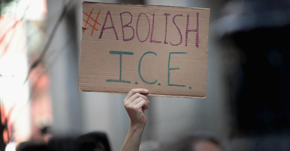Demonstrators march through downtown calling for the abolition of the U.S. Immigration and Customs Enforcement (ICE) on August 16, 2018 in Chicago, Illinois. (Photo: Scott Olson/Getty Images)
