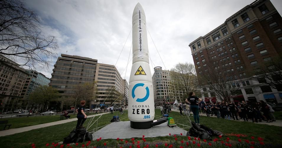 An inflatable nuclear missile balloon stands at the ready before Global Zero's rally to eliminate nuclear weapons begins in McPherson Square on April 1, 2016 in Washington, D.C. (Photo: Win McNamee/Getty Images)
