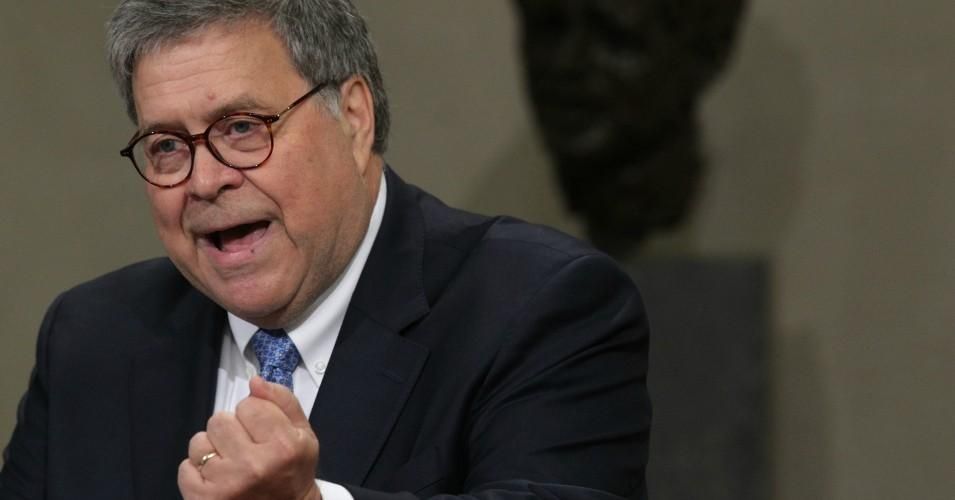 Attorney General Bill Barr is calling on prosecutors to bring more federal charges against protesters, including for sedition. (Photo: Alex Wong/Getty Images) 