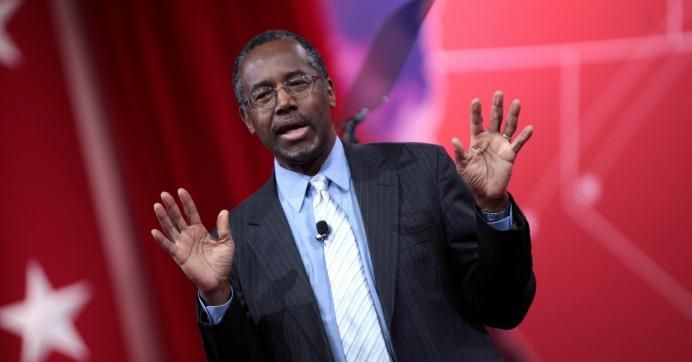 Retired neurosurgeon and former Republican presidential candidate Ben Carson's nomination is "surprising and concerning, given his lack of experience with or knowledge of the programs he would oversee," said Diane Yentel, president and CEO of the National Low Income Housing Coalition. (Photo: Gage Skidmore/cc/flickr)
