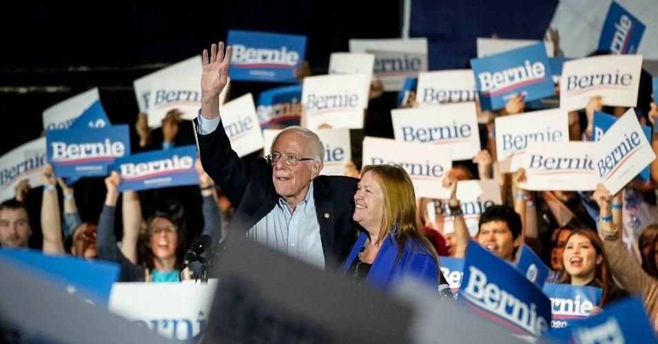Sen. Bernie Sanders (I-Vt.) and his wife Jane Sanders wave as they exit a campaign rally at Cowboys Dancehall on February 22, 2020 in San Antonio, Texas. (Photo: Drew Angerer/Getty Images)