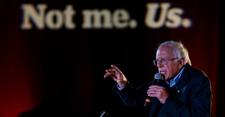 Democratic presidential candidate Sen. Bernie Sanders (I-VT) speaks at a New Year's Eve campaign event on December 31, 2019 in Des Moines, Iowa. The focus of many democratic presidential campaigns will be on Iowa in the coming weeks before the caucus on February 3, 2020. (Photo: Stephen Maturen/Getty Images)