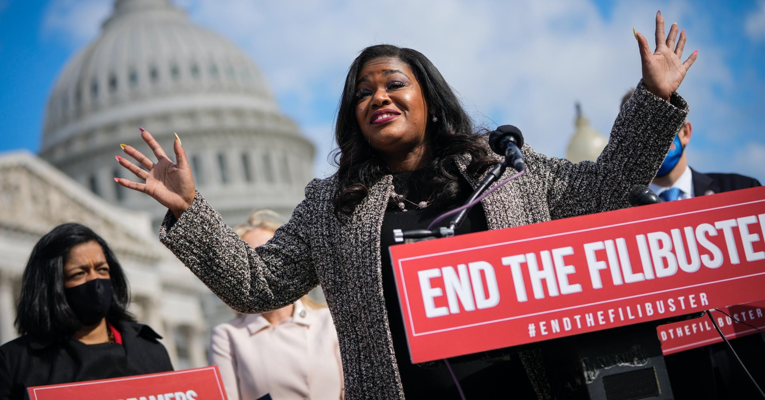 Rep. Cori Bush (D-Mo.) speaks in favor of abolishing the filibuster at an April 22, 2021 news conference outside the U.S. Capitol in Washington, D.C. (Photo: Drew Angerer/Getty Images) 