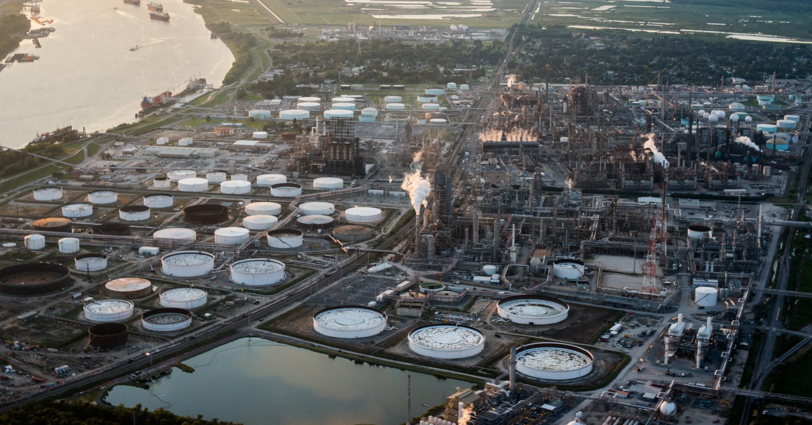 Chemical plants, fossil fuel refineries, and factories line the Mississippi River in the area of Louisiana known as "Cancer Alley." (Photo: Giles Clarke/Getty Images) 