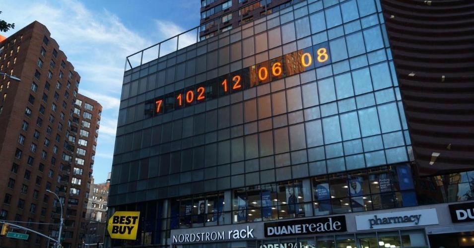 Climate activists have repurposed the Metronome, public art installation in New York City. (Photo: Zack Winestine/ The Climate Clock)