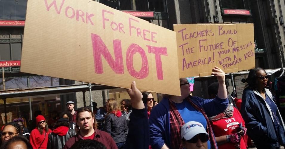Teachers say the bankruptcy claim is a "scare tactic to get terrible legislation passed through that will give us money now but screw us all over even harder in the long run." (Photo: DFT-Local 231/Twitter)