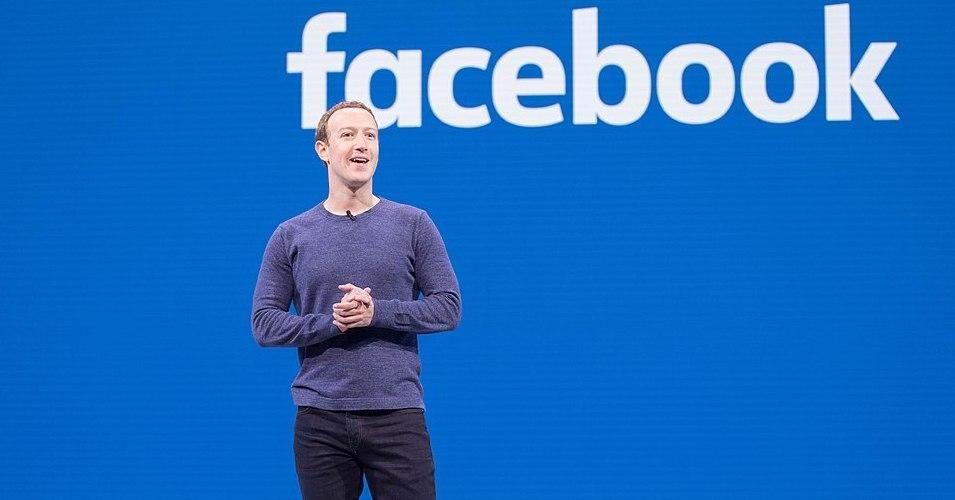 Facebook CEO Mark Zuckerberg speaks to an audience in 2018.