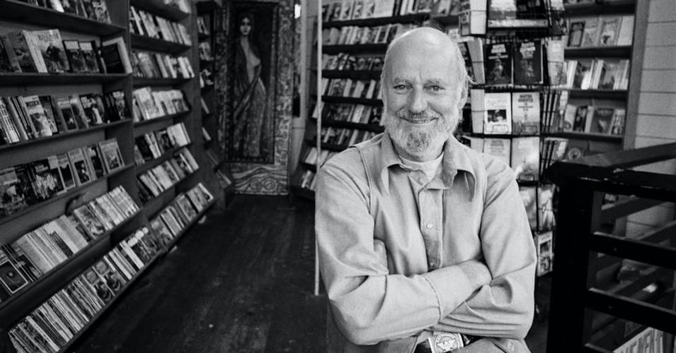 Lawrence Ferlinghetti in City Lights Bookstore in San Francisco in 1977. (Photo: Janet Fries/Getty Images)