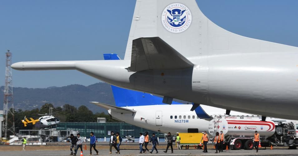 Guatemalan deportees arrive in Guatemala City on a Department of Homeland Security plane on March 12, 2020. (Photo: Johan Ordoñez/AFP/Getty Images)
