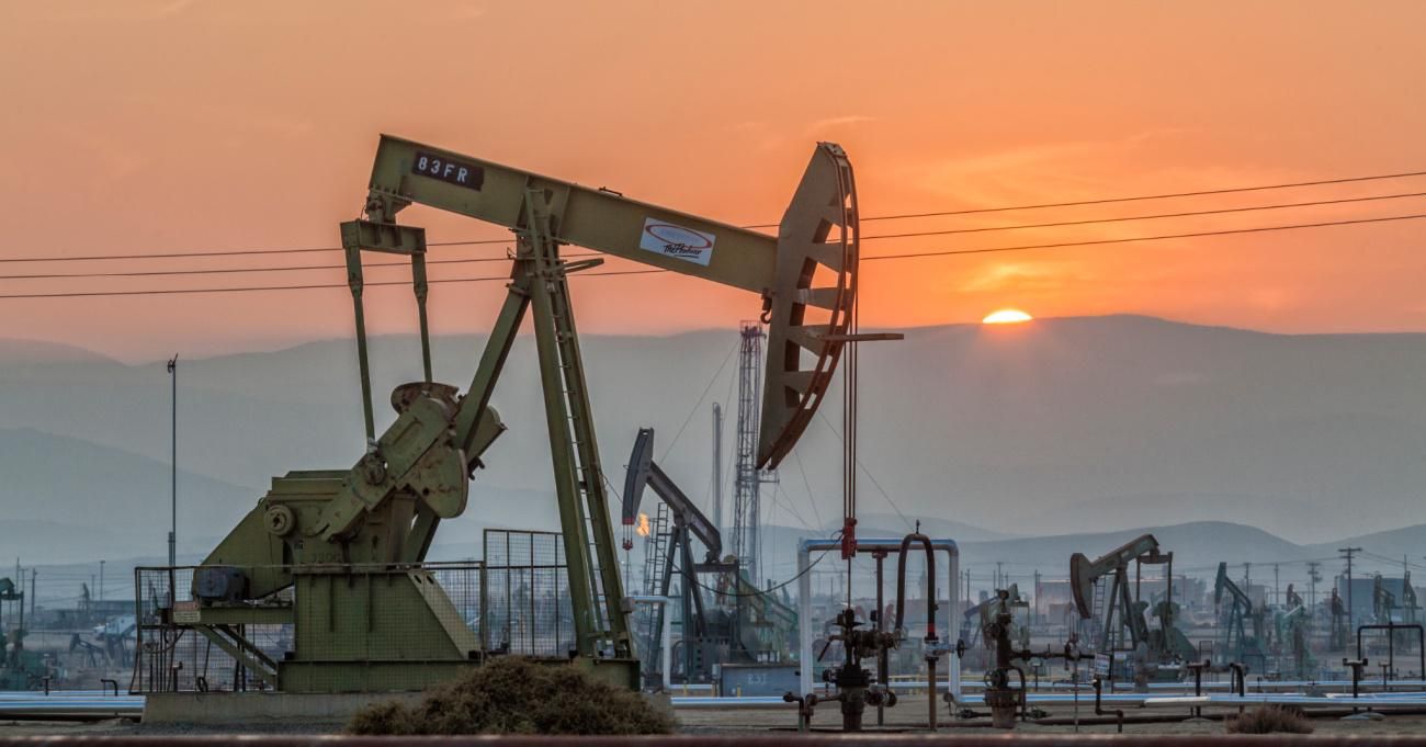 Pump jacks operate at the Belridge Oil Field and hydraulic fracturing site in Kern County, San Joaquin Valley, California. (Photo: Citizens of the Planet/Education Images/Universal Images Group via Getty Images)