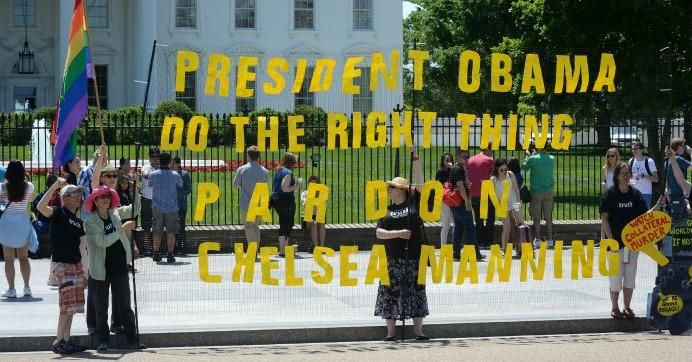 A 2014 protest outside the White House called on President Barack Obama to free the whistleblower Chelsea Manning. (Photo: Stephen Melkisethian/cc/flickr)