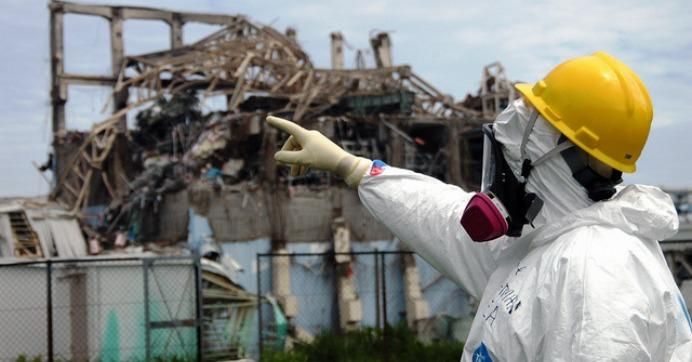 An IAEA worker surveys the Fukushima Daiichi nuclear plant. (Photo: IAEA Imagebank/flickr/cc)
