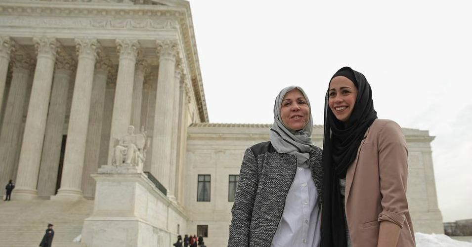 Samantha Elauf pictured with her mother Majda Elauf outside of the U.S. Supreme Court on February 25, 2015. (Photo: Getty)