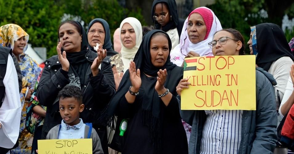 Sudanese human rights demonstrators in Edinburgh, Scotland on June 4, 2019. (Photo: Ken Jack/Getty Images) 