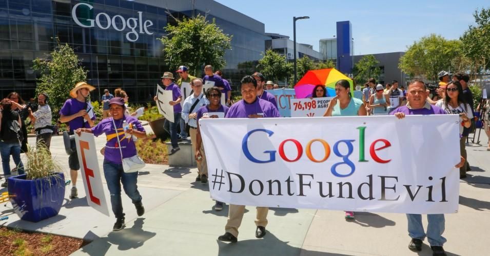 Protesters rally at an annual Google shareholder meeting at the company's Mountain View, California headquarters on May 14, 2014. (Photo: John Green/MediaNews Group/Bay Area News via Getty Images)