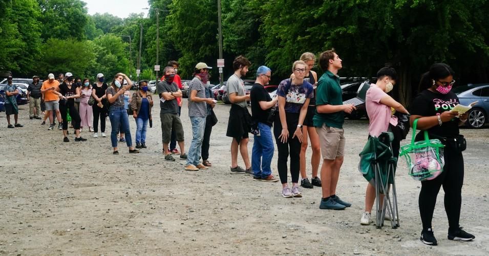 Long lines plagued many primary and general elections in 2020, as here in Atlanta, Georgia on June 9, 2020. (Photo: Elijah Nouvelage/Getty Images)