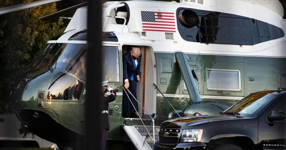 President Donald Trump exits Marine One at Walter Reed National Military Medical Center on October 2, 2020 in Bethesda, Maryland. The president announced that he and First Lady Melania Trump tested positive for Covid-19 early Friday morning. (Photo: Alex Edelman/Getty Images)