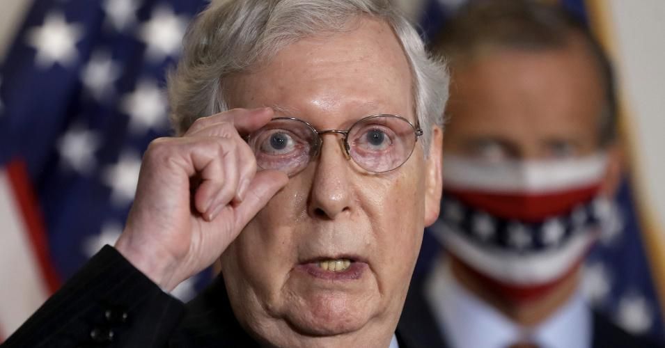 Senate Majority Leader Mitch McConnell (R-Ky.) talks to reporters in the Hart Senate Office Building on Capitol Hill on September 30, 2020 in Washington, D.C. (Photo: Chip Somodevilla/Getty Images)