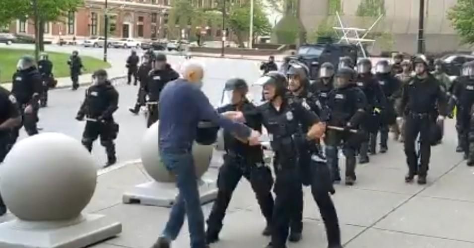 Police officers in Buffalo, New York are seen shoving Martin Gugino to the ground during a protest on June 5, 2020. (Photo: Screengrab/WBFO)