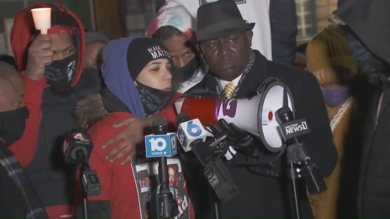 Karissa Hill (left), the daughter of slain unarmed Black man Andre' Hill, appears with civil rights lawyer Benjamin Crump at a December 26, 2020 news conference in Columbus, Ohio. (Photo: WAVY screen grab) 