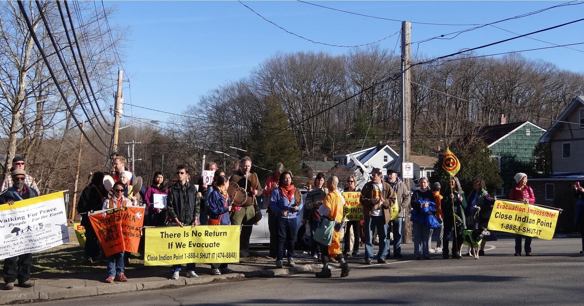 Community members participate in a March 9, 2013 "No More Fukushimas" and "Walk for a New Spring" protest in Croton-on-Hudson, New York in opposition to the Indian Point nuclear power plant. (Photo: Vanessa/Flickr/cc)