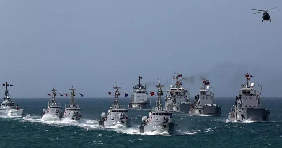 Venezuela said it would deploy naval vessels like these frigates—here on a 2019 exercise—to welcome Iranian tankers bringing much needed gasoline. (Photo: Zurimar Campos/ Venezuelan Presidency/AFP/File)