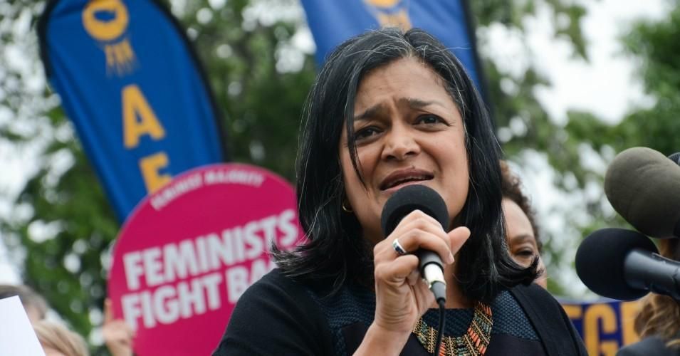 Community organizations, unions, and lawmakers—including Rep. Pramila Jayapal (D-Wash.)—gather on the grounds of the Capitol in May of 2017 to voice concerns about President Donald Trump's proposed budget. (Photo: AFGE/Flickr/cc)