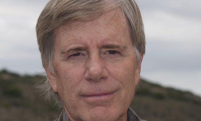 John Atcheson, a former official at the U.S. Environmental Protection Agency, was a novelist, climate activist, and longtime contributor to Common Dreams. Atcheson was killed earlier this week in a car accident in California. He was 71. (Photo: Courtesy of the family)